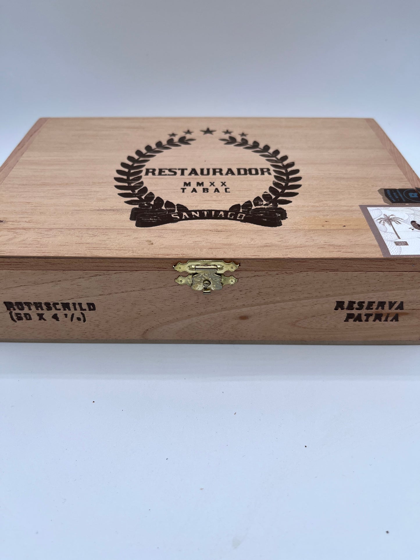 Restaurador by Juilian Sued & Compania