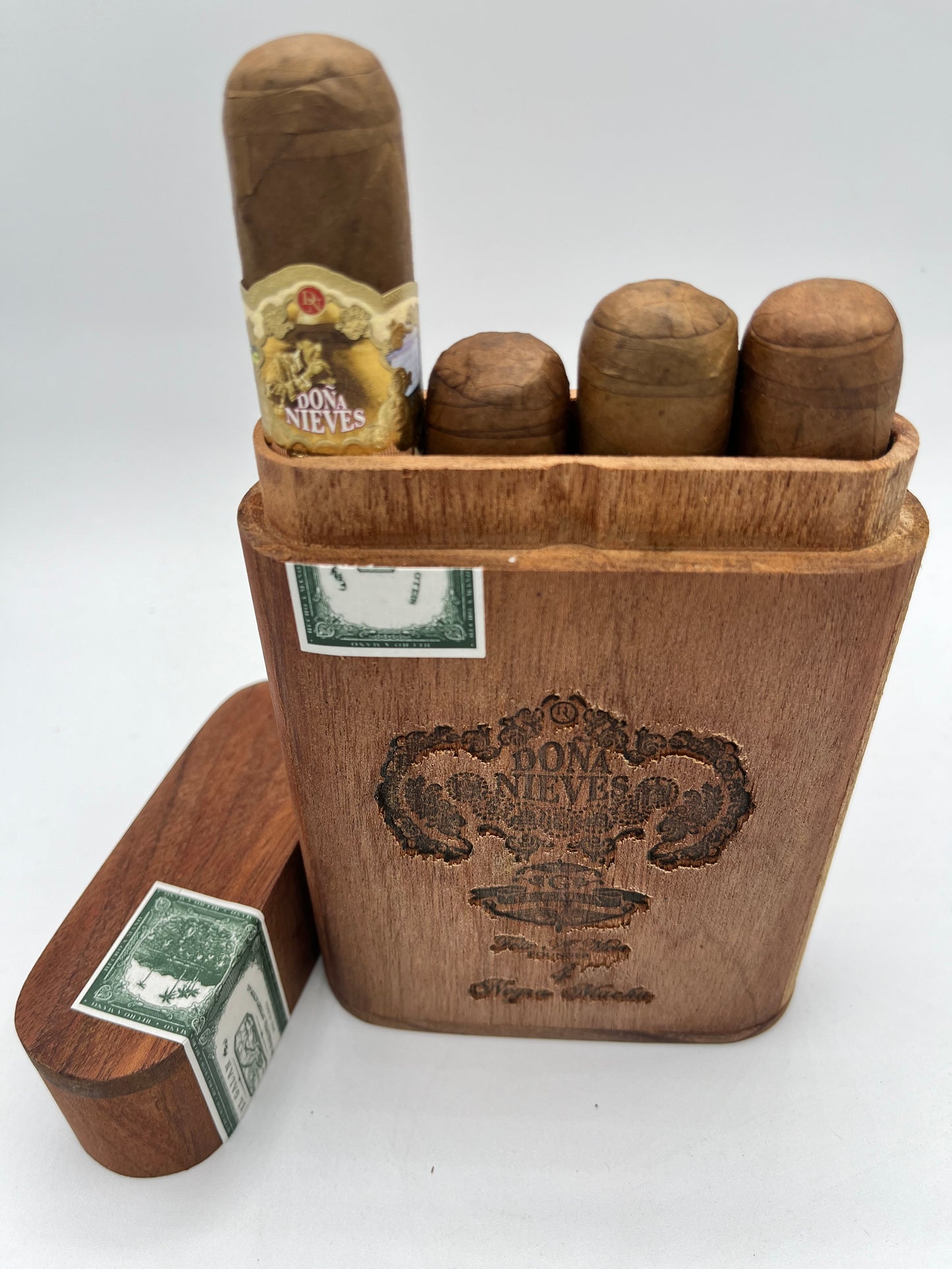 Petaca Negra Macha by Dona Nieves