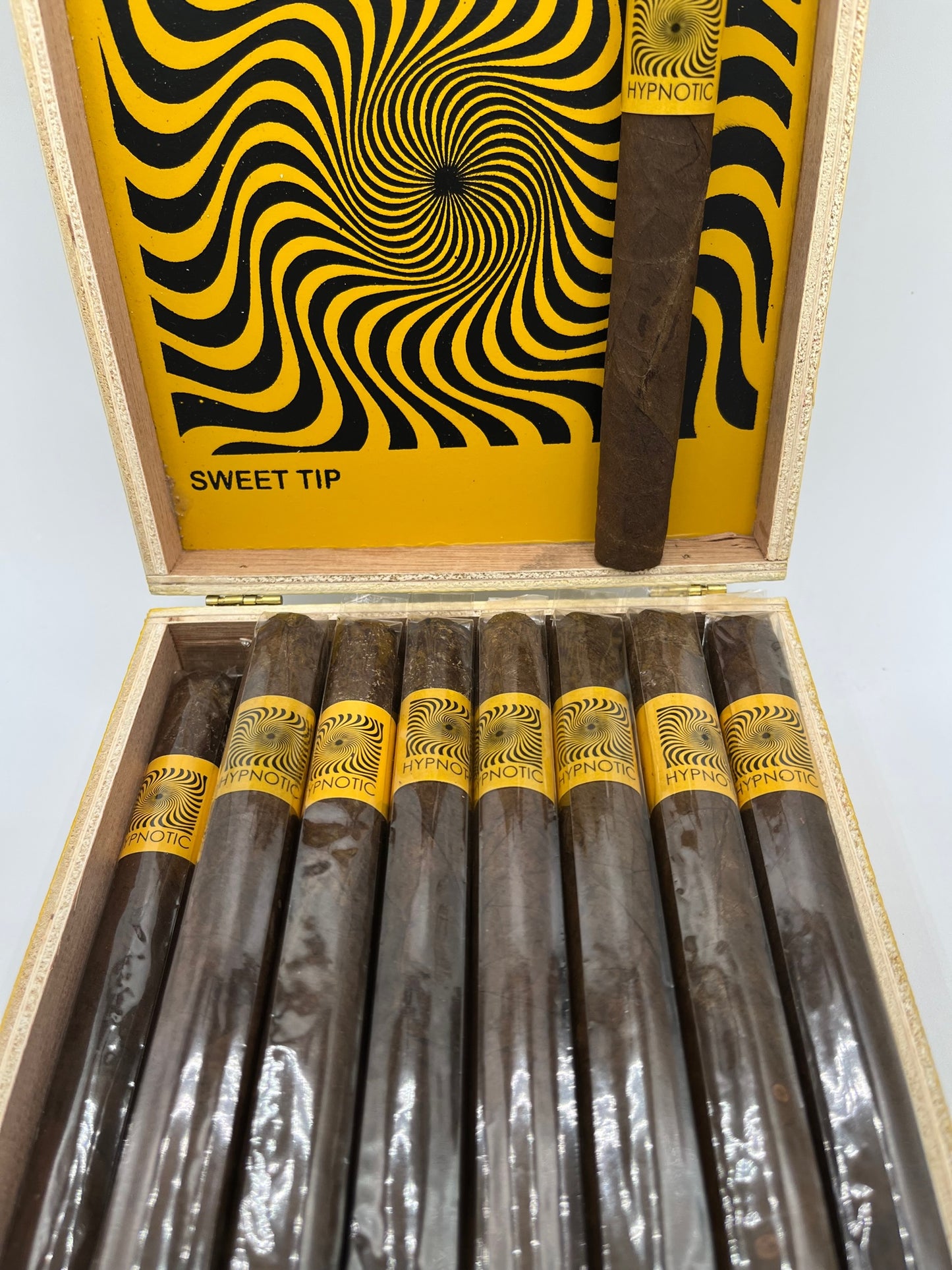 GTO Hypnotic Sweet Tip Maduro