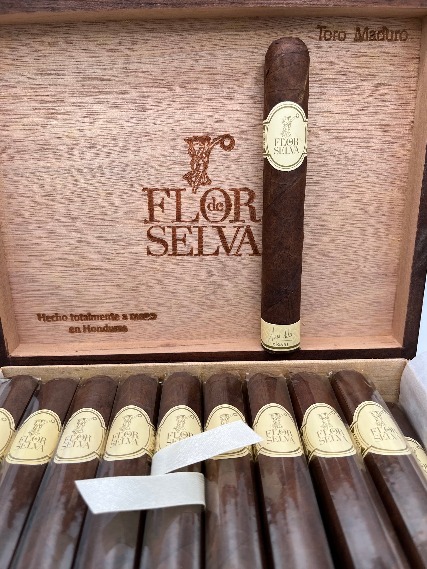 Flor de Selva Maduro by Maya Selva Cigars